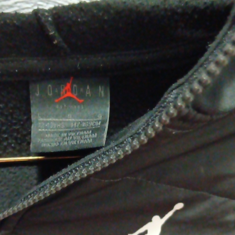 Jordan Black Zip-Up Jacket with Iconic Logo - Picture 2 of 5